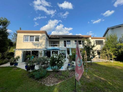 Gartenansicht - St. Ingbert - Rohrbach. Großer Bungalow am Waldrand in bevorzugter Lage