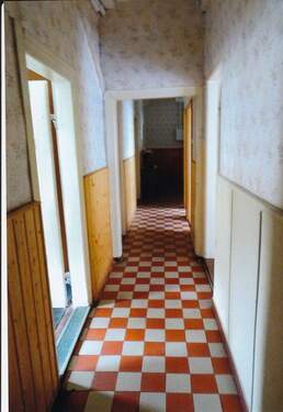 EG-Flur zu den Wohnräumen - 