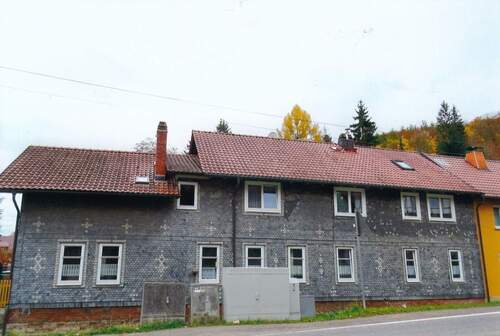 Blick v. Straße aufs Haus - 