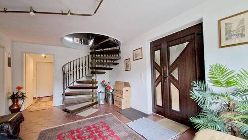 Eingangsbereich (UG) - 5 Zimmer Einfamilienhaus zum Kaufen in Mülheim