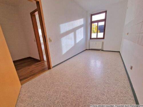 Große Küche - Etagenwohnung mit 56,00 m&sup2; in Chemnitz zur Miete