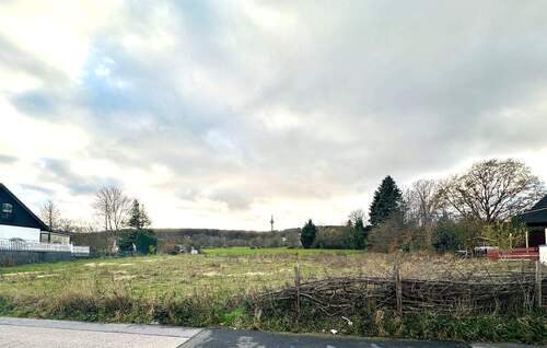 Grundstück-Straßenansicht - 