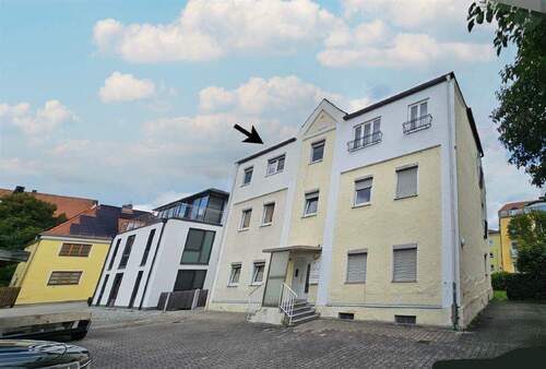 Bild1 - Reserviert! Top Lage!!! 3 Zimmer Altbauwohnung im 2.OG