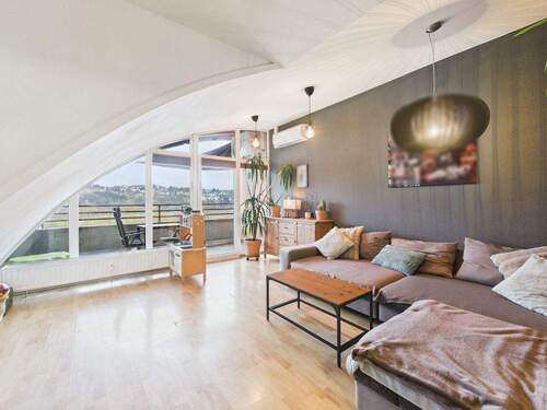 Wohnen mit Runddecke - 4 Zimmer Etagenwohnung zum Kaufen in Saarbrücken