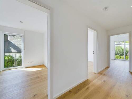 Flur - Reihenendhaus mit 131,00 m&sup2; in Erding zur Miete