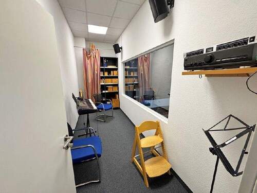 gehört zu Büro 5 - 