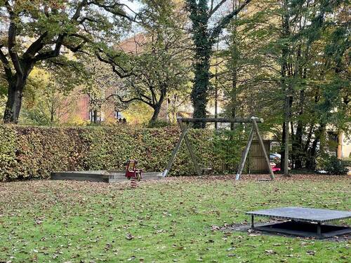 Spielplatz - 3 Zimmer Etagenwohnung in Hamburg