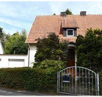Freistehendes, sanierungsbedürftiges Einfamilienhaus mit Doppelgarage und Gartenhaus in idyllischer Lage! - Waldeck Freienhagen