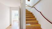 Treppe in die obere Etage - 