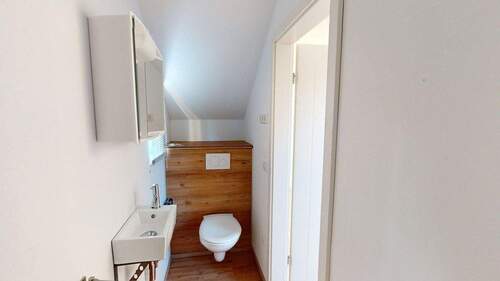 Gäste-WC in oberer Etage - 