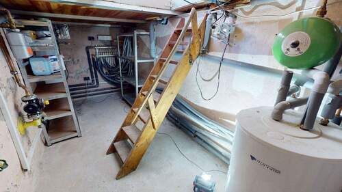 Keller unter Eingangsbereich - 