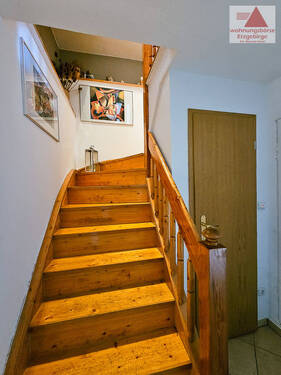 Aufgang WE2 - 9 Zimmer Einfamilienhaus in Bockau