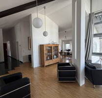 Einzigartige Architektenwohnung mit hohen Decken, Designmerkmalen und Glas-Erker mit Panoramablick - Wickede (Ruhr)