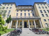 Wohnen im Ottilie von Hansemann Haus - Modernisierte Altbauwohnung mit Balkon im Herzen von Charlottenburg: Stilvolles Wohnen!