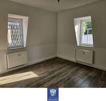 Verträumte Dachwohnung mit separater Küche in Heidenau!