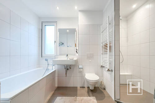 Modernes Badezimmer - 