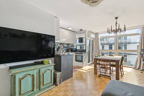 Blick in die Küche - 3 Zimmer Etagenwohnung zum Kaufen in Hürth