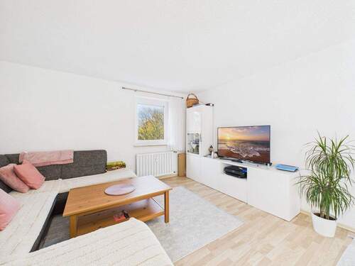 TV-Bereich - Etagenwohnung mit 64,00 m&sup2; in Traunreut zum Kaufen