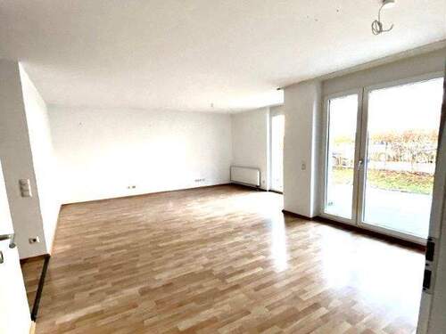 Wohnzimmer links - Etagenwohnung mit 106,40 m&sup2; in Stuttgart zur Miete