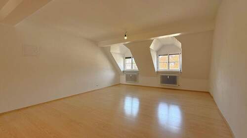 Wohnbereich - Etagenwohnung mit 102,90 m&sup2; in Engen zur Miete