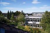 Benachbartes Gymnasium - 