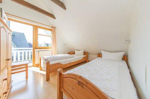 Schlafzimmer mit Loggia - 