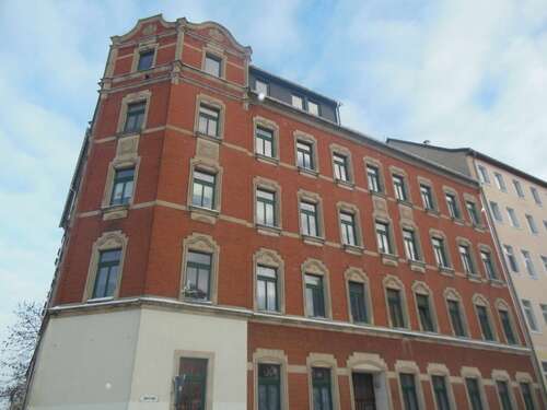 Hausansicht - Einziehen und Wohlfühlen mit EBK !! -- 1. OG - wg-geeignet ! frei ab 1.7.26