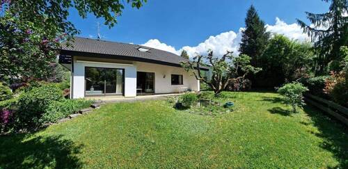 Hausansicht - Stilvolles EFH am Stadtrand von Freiburg zu verkaufen