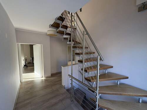 Flur Erdgeschoss / Eingangsbereich - 5 Zimmer Einfamilienhaus in Gütersloh