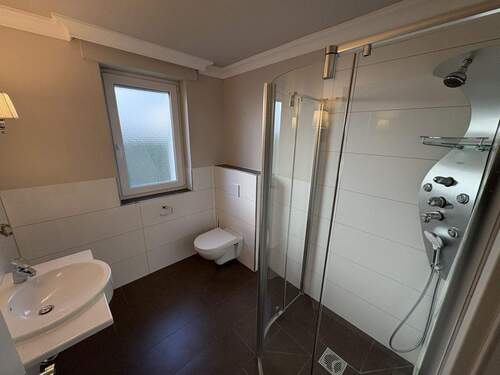 Badezimmer Erdgeschoss - 