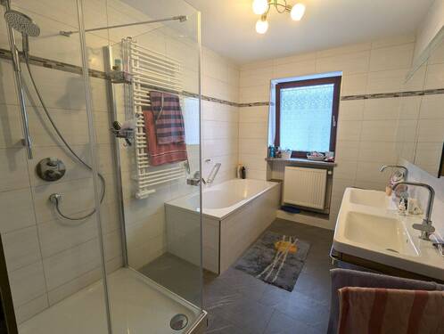 Badezimmer Wohnung OG - 