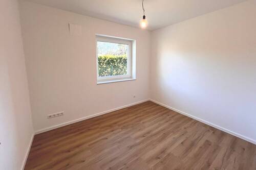 Büro/Gäste-Zimmer EG - 