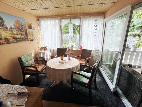 Wintergarten - derzeitige Nutzung als Esszimmer - 