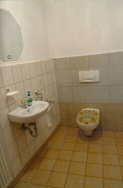 Gäste-WC zur OG-Wohnung - 