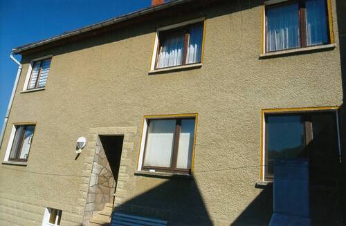 Gartenansicht des Wohnhauses - Mehrfamilienhaus, Wohnhaus mit 130,00 m&sup2; in Floh-Seligenthal zum Kaufen