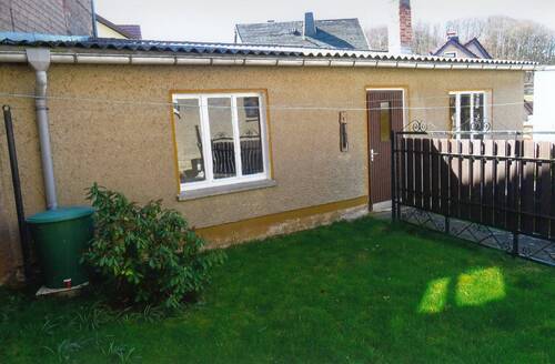 kleiner Garten hinterm Haus - 