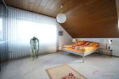 Schlafzimmer 1 DG - 