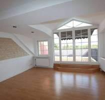 (provisions- u. bezugsfrei) Traumhafte, renovierte 4 Zimmer-Wohnung mit großer Dachterrasse - Berlin Lankwitz