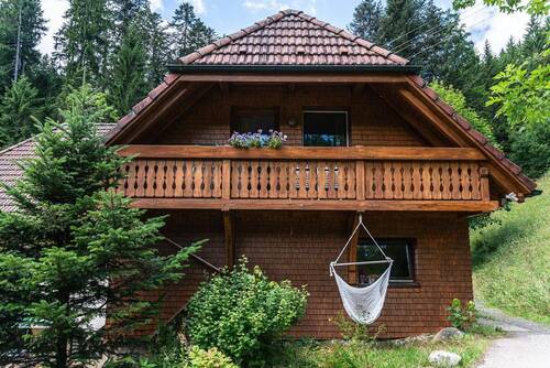 Ostseite mit Holzschindeln - 1 Zimmer Einfamilienhaus zum Kaufen in Breitnau