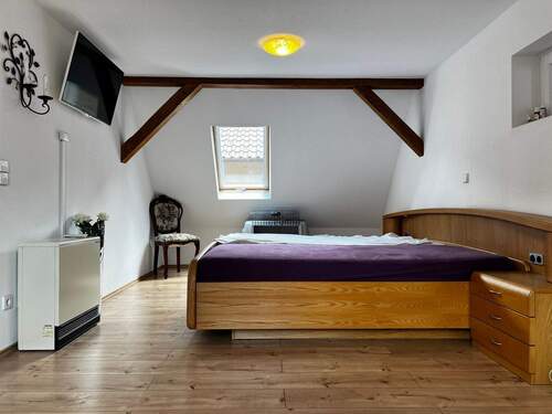 576 - eines der Schlafzimmer - 