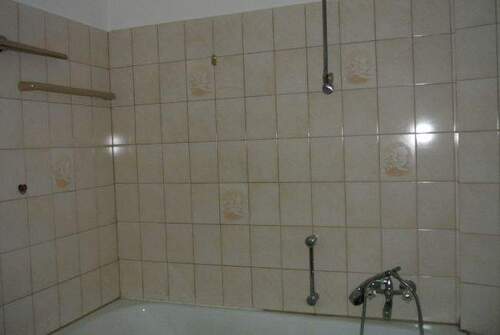 aktbad07.JPG - Etagenwohnung mit 96,00 m&sup2; in Mülheim an der Ruhr zur Miete