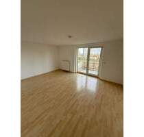 2-Zimmer mit Laminat, Balkon, Stellplatz und Wannenbad in ruhiger Lage! EBK mgl. - Chemnitz Gablenz