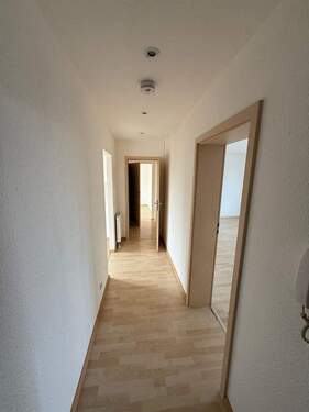 Flur - Etagenwohnung mit 52,30 m&sup2; in Chemnitz zur Miete