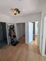 Flur mit Zugang in alle Zimmer - 