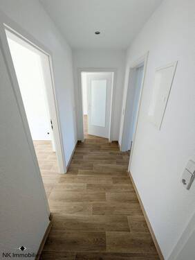 Flur - Etagenwohnung mit 60,00 m&sup2; in Limbach-Oberfrohna zur Miete