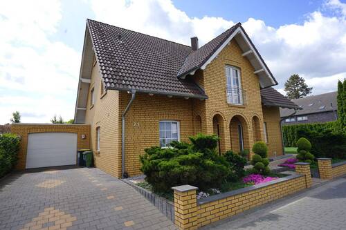 Ansicht - 6 Zimmer Einfamilienhaus zum Kaufen in Braunschweig / Gliesmarode