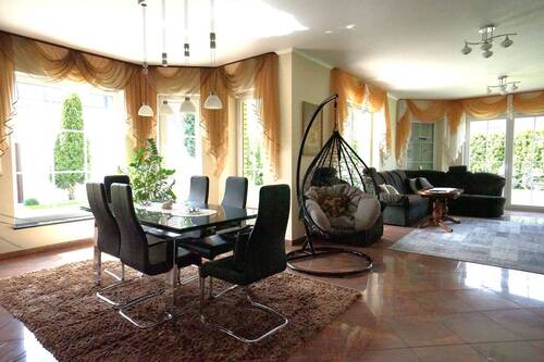 Wohn-/ Esszimmer - 