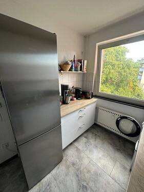 Küche mit viel Arbeitsfläche - 