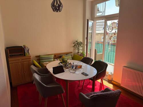 Küche mit Zugang zum Balkon - Etagenwohnung mit 87,00 m&sup2; in Bernburg zur Miete