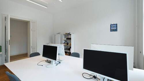 Offene Arbeitsplätze - 